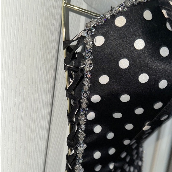 Mori Lee Black and White Sheath Dress Sweetheart Neckline - Picture 4 of 10